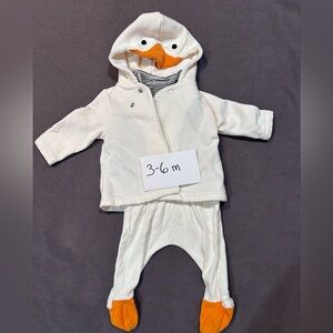 Adorable Duck-Themed Baby Outfit